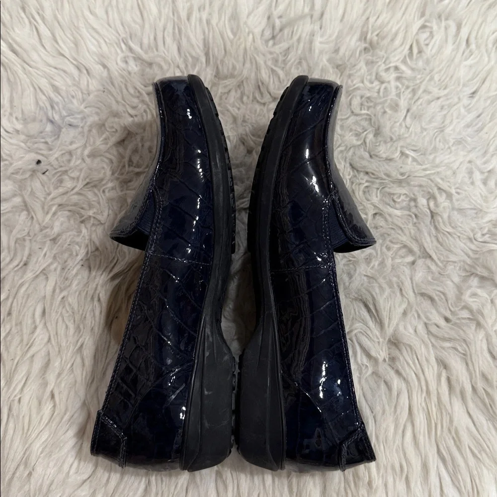 Abeo 24/7‎ Avery Blue Patent Loafer Women’s Size 5